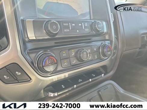 Used 2018 Chevrolet Silverado 1500 LT w/ Texas Edition AWD/4WD image 31