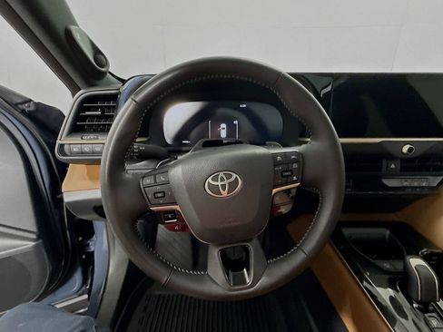 Certified 2025 Toyota Crown Signia w/ Advanced Technology Package AWD/4WD image 11