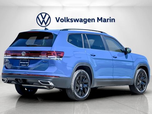 New 2026 Volkswagen Atlas SE w/ Panoramic Sunroof Package image 5