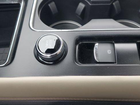 New 2026 Lincoln Corsair Premiere image 24