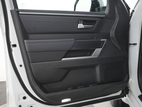 Used 2025 Toyota Sequoia Platinum image 20