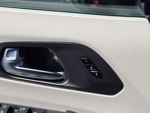 Used 2023 Chrysler Pacifica Touring-L FWD image 39