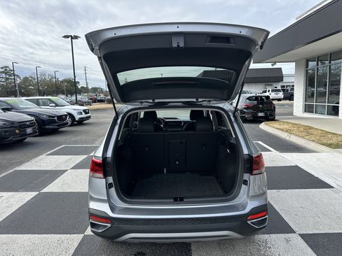 Used 2024 Volkswagen Taos SE image 5