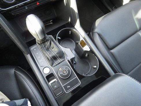 Used 2022 Volkswagen Atlas SE image 25