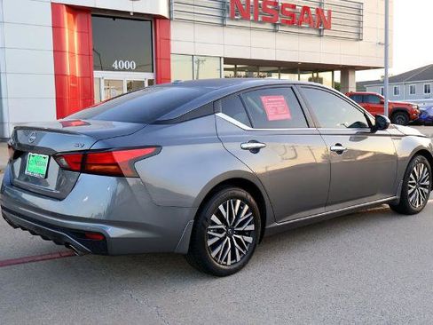 Certified 2024 Nissan Altima 2.5 SV w/ SV Premium Package image 6