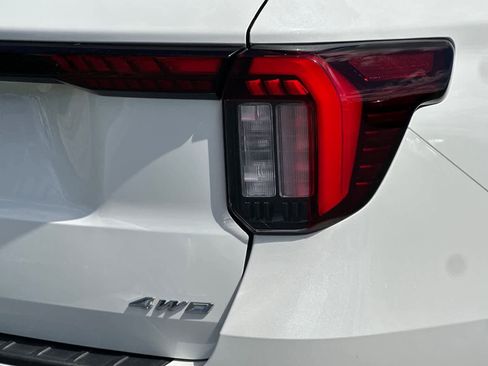 Certified 2025 Ford Explorer ST-Line image 28