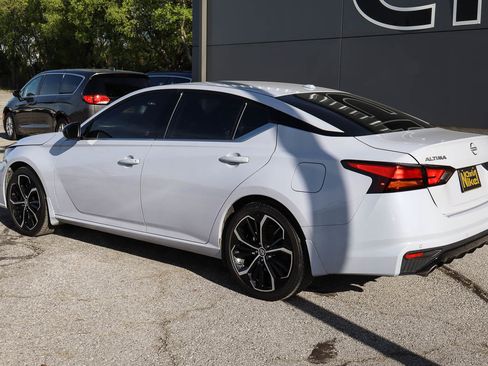 Used 2025 Nissan Altima 2.5 SR w/ SR Premium Package image 6