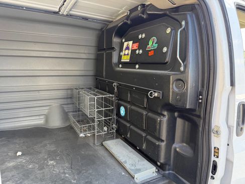 Used 2022 Chevrolet Express 2500 image 15