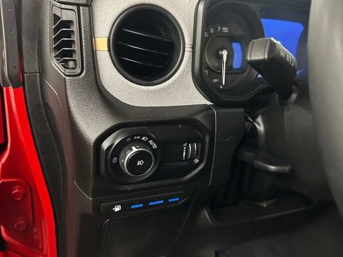 Used 2024 Jeep Wrangler Unlimited AWD/4WD image 15