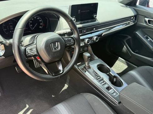 Used 2023 Honda Civic Sport image 9