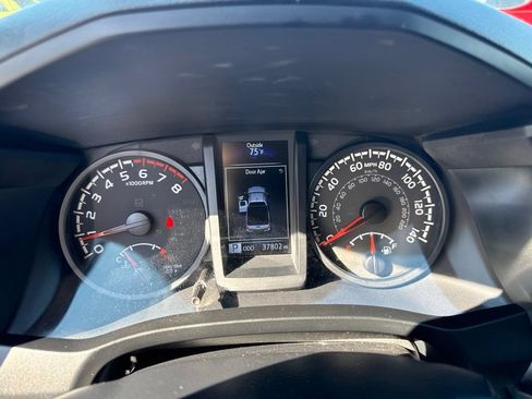 Used 2022 Toyota Tacoma SR AWD/4WD image 16
