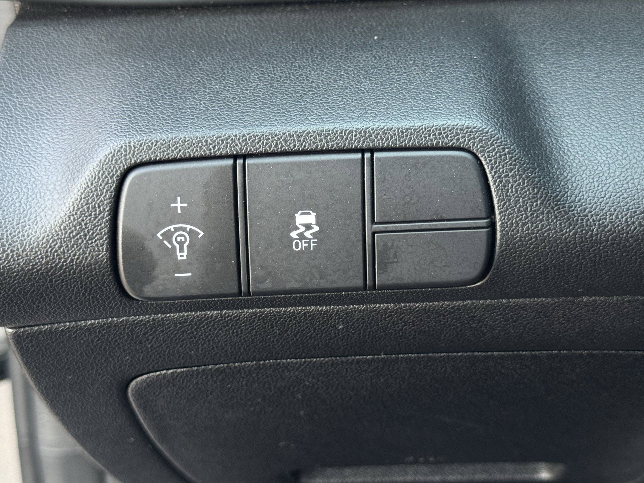 Used 2025 Hyundai Elantra Limited FWD image 24