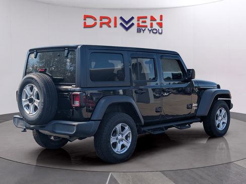 Used 2018 Jeep Wrangler Unlimited Sport S image 5