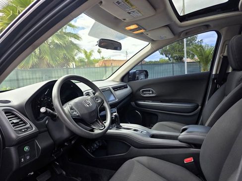 Used 2016 Honda HR-V EX image 5