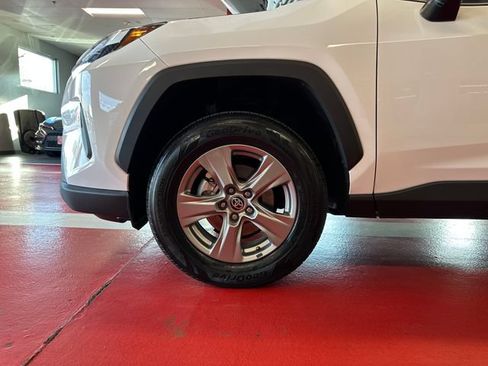 Used 2025 Toyota RAV4 XLE AWD/4WD image 27