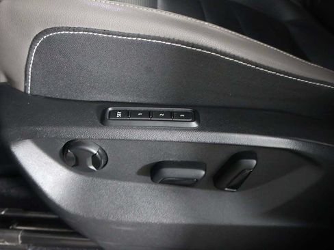 Used 2023 Volkswagen Atlas SEL Premium AWD/4WD image 35