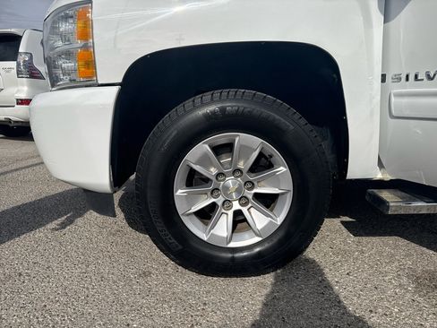 Used 2009 Chevrolet Silverado 1500 LS image 21