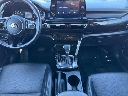 Used 2021 Kia Seltos EX image 10