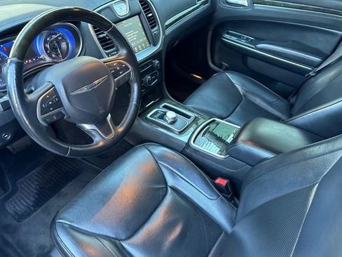 Used 2016 Chrysler 300 C image 10