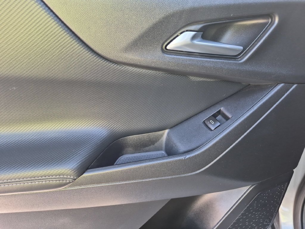 Used 2026 Chevrolet Equinox LT FWD image 24