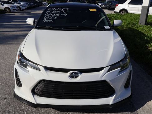 Used 2014 Scion tC FWD image 5
