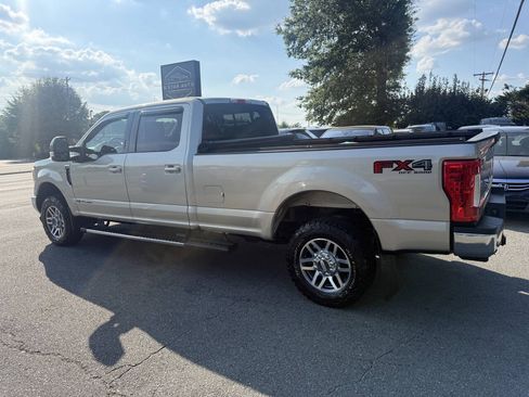 Used 2017 Ford F250 Lariat w/ FX4 Off-Road Package AWD/4WD image 7