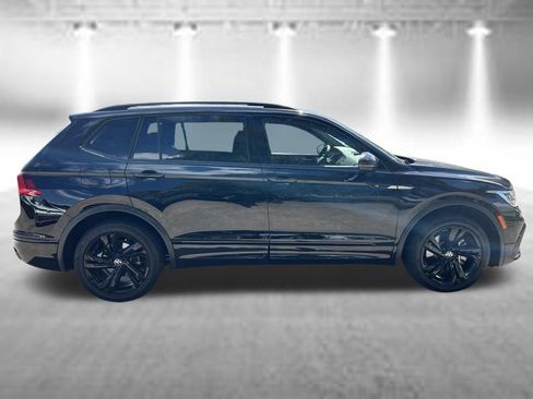 Certified 2023 Volkswagen Tiguan SE R-Line FWD image 7