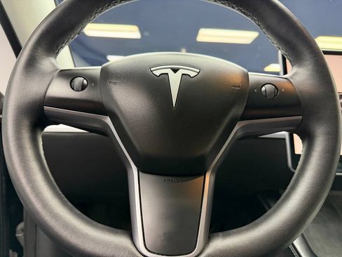 Used 2022 Tesla Model Y Performance AWD/4WD image 23