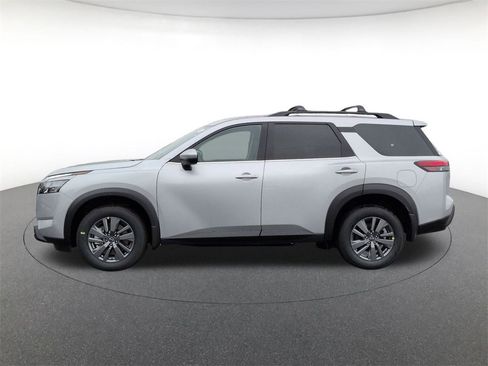 New 2025 Nissan Pathfinder SV image 8