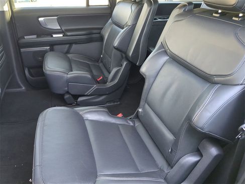 Used 2025 Ford Expedition Max Platinum image 28