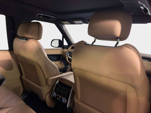 Used 2025 Land Rover Range Rover Long Wheelbase SE image 29