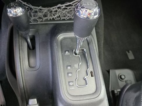 Used 2013 Jeep Wrangler Unlimited Sahara w/ Dual Top Group AWD/4WD image 20