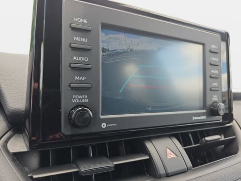 Used 2022 Toyota RAV4 XLE w/ Convenience Package FWD image 23