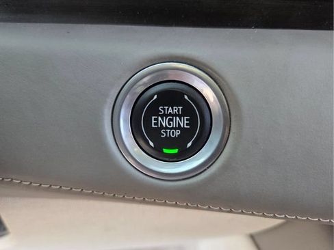 Used 2021 Cadillac Escalade Premium Luxury Platinum AWD/4WD image 28