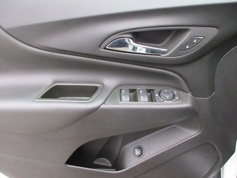 Used 2024 Chevrolet Equinox LT image 22