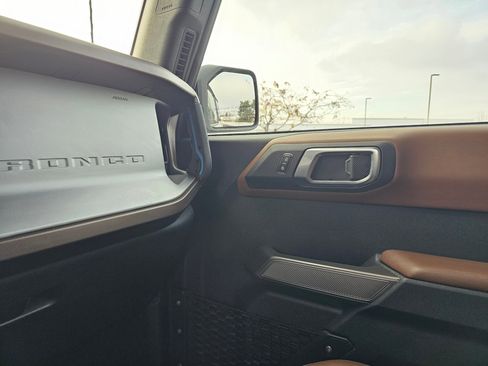 Used 2023 Ford Bronco Outer Banks image 27