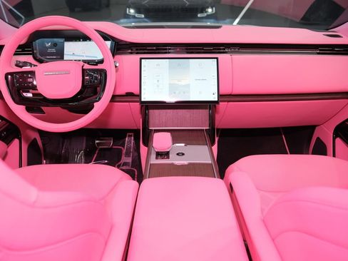 Used 2025 Land Rover Range Rover SE image 48