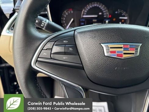 Used 2017 Cadillac XT5 FWD image 16