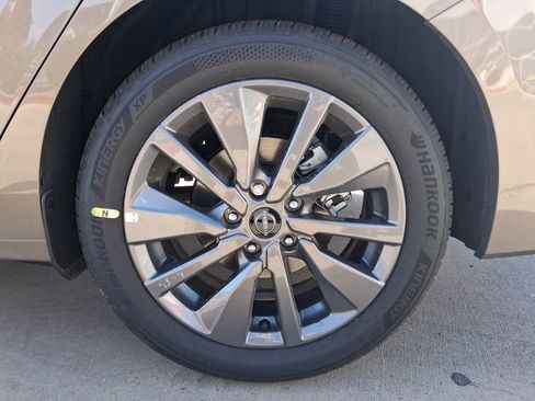 New 2026 Nissan Sentra SL w/ Floor Mat Package FWD image 35
