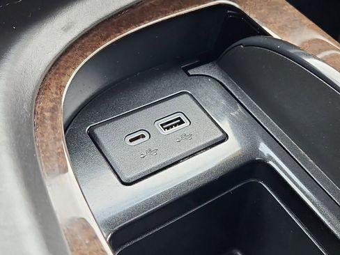 Used 2021 Cadillac Escalade Sport Platinum image 19