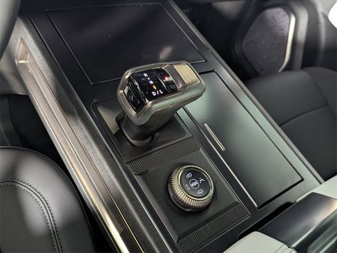 Used 2024 GMC Hummer EV 3X w/ LPO, Illumination Package image 25