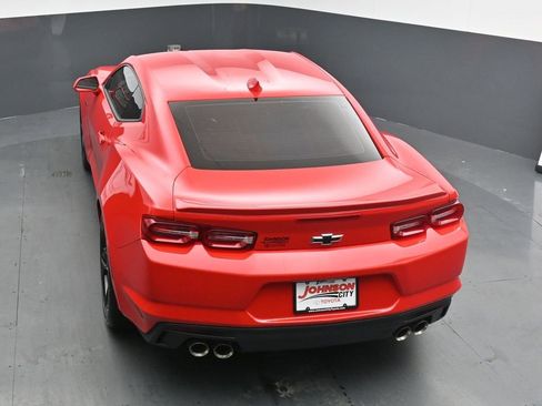 Used 2020 Chevrolet Camaro LT image 31