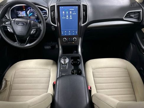 Used 2021 Ford Edge SE FWD image 2