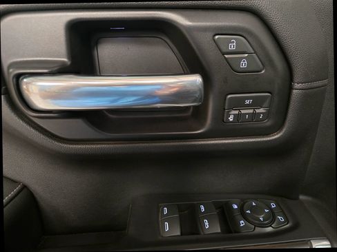 Used 2019 GMC Sierra 1500 SLT w/ X31 Off-Road Package AWD/4WD image 10