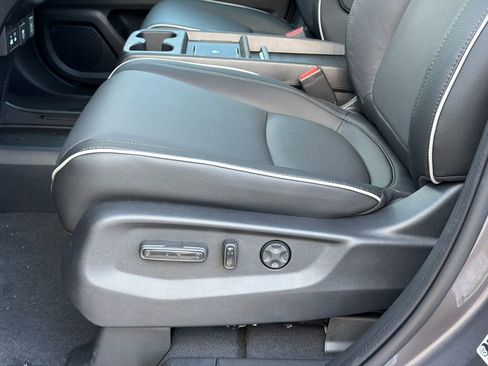 New 2026 Honda Odyssey Touring image 16