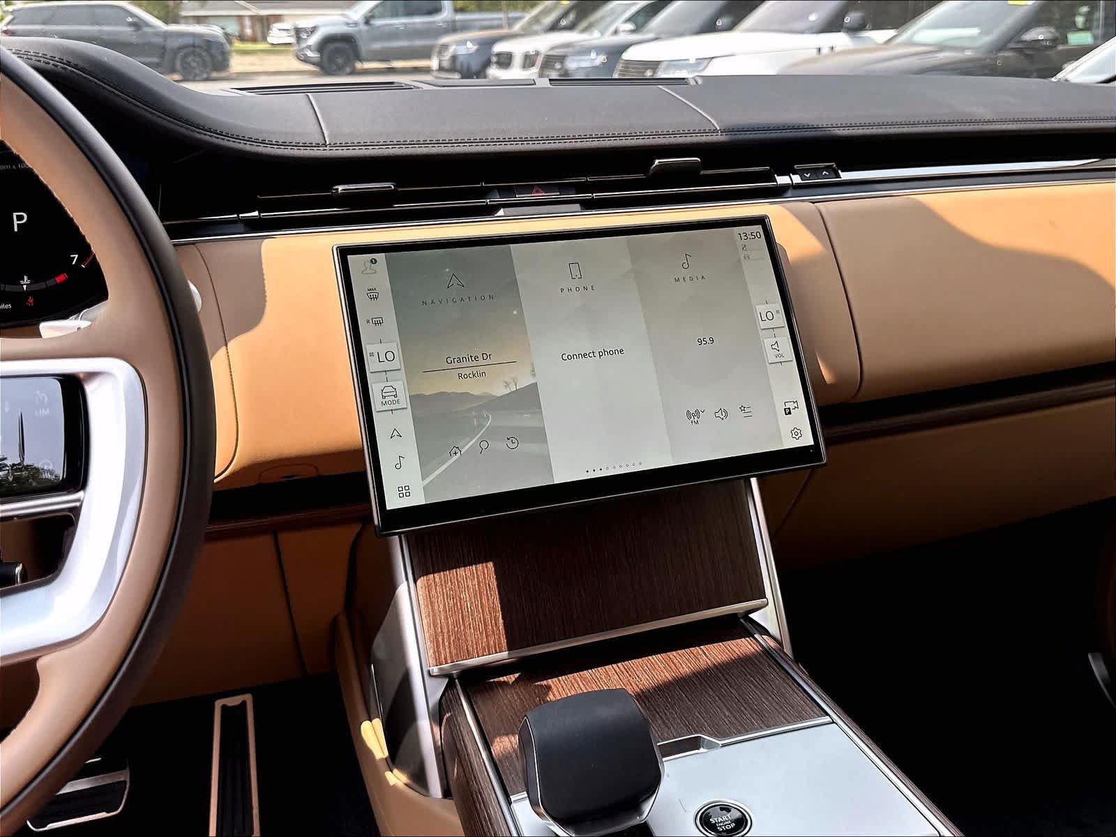 New 2026 Land Rover Range Rover SE AWD/4WD image 9