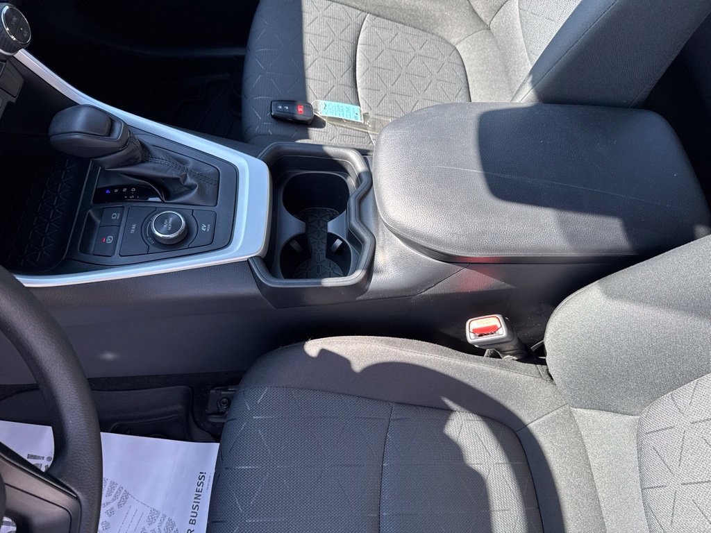 Used 2020 Toyota RAV4 XLE w/ All Weather Liner Package AWD/4WD image 30