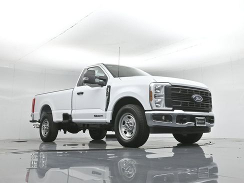 New 2025 Ford F350 XL w/ XL Chrome Package RWD image 41