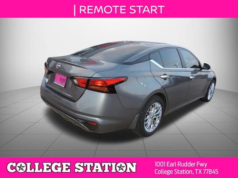 Used 2025 Nissan Altima 2.5 S FWD image 4