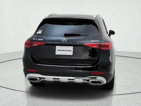 Used 2023 Mercedes-Benz GLC 300 4MATIC image 10